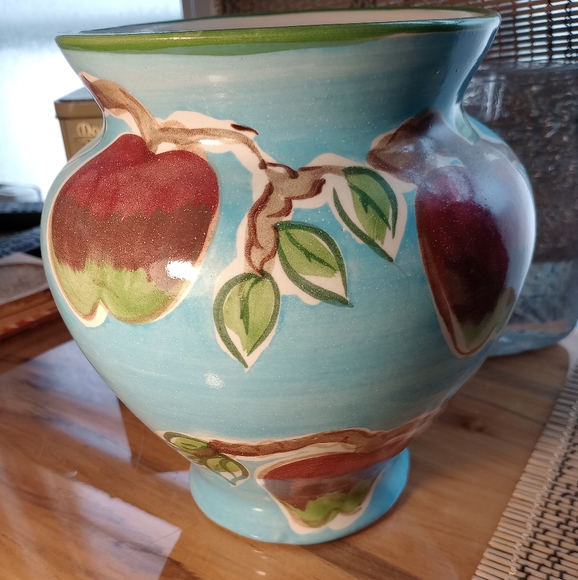 Zanesville Pottery Fioriware Apple Vase 7.5"H - Picture 2 of 5
